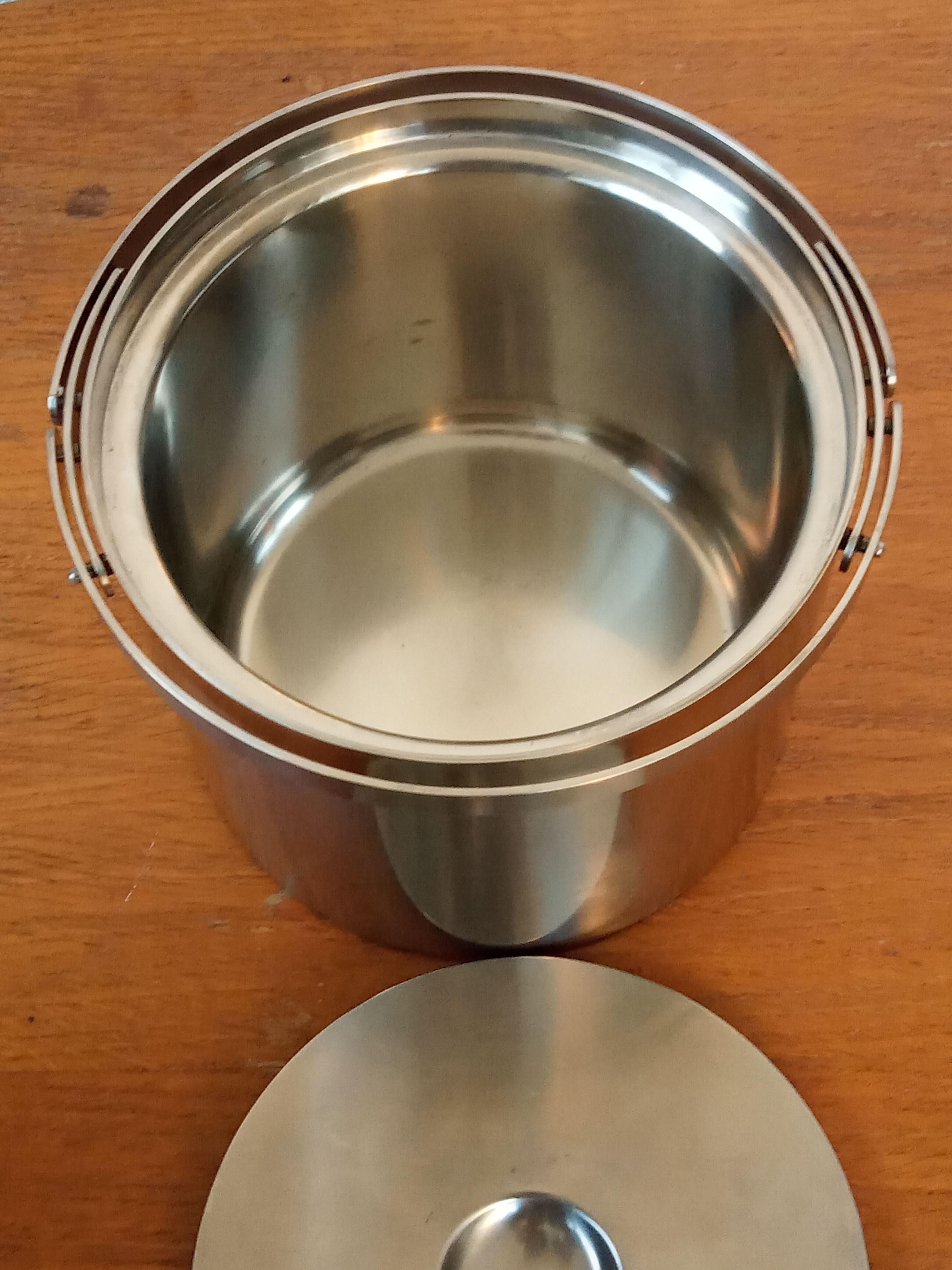 Arne Jacobsen's glacon bucket for stelton