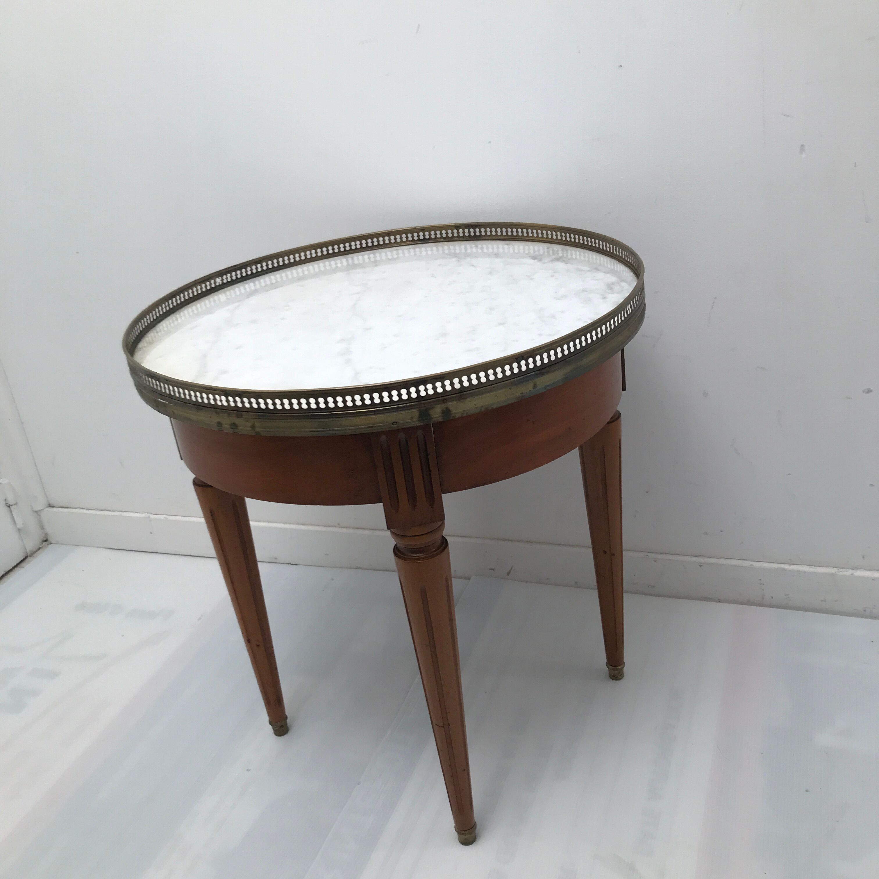 Coffee table -Guéridon "bouillotte" louis XVI style