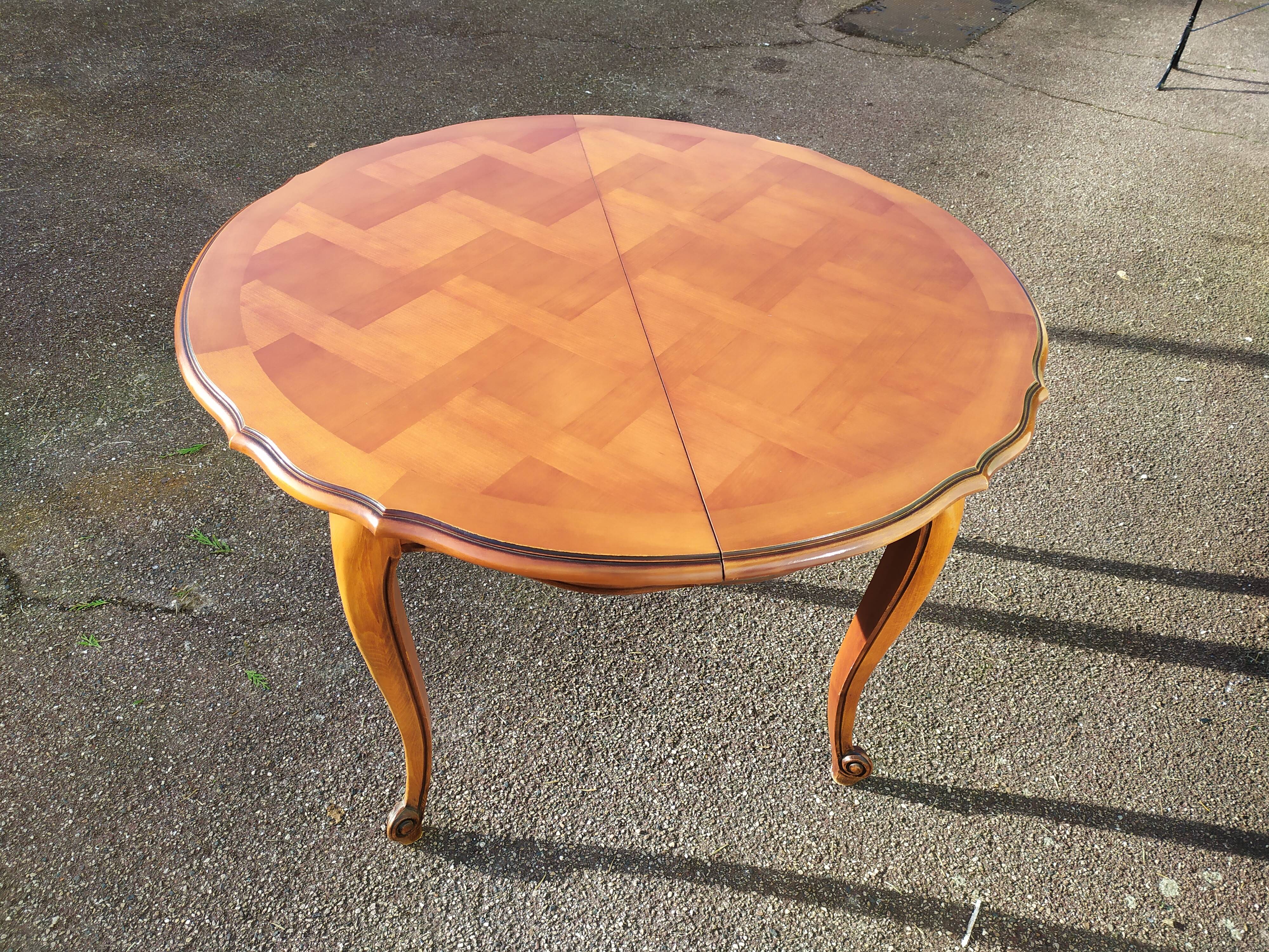 Louis XV style wooden dining table
