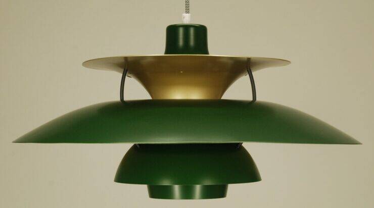 Suspension PH5 verte et dorée par Louis Poulsen pour Poul Henningsen