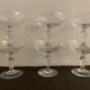 6 coupes à champagne anciennes en cristallin soufflé