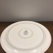 Plat en faïence de Longwy à décor de cerises