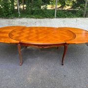 Table à manger Louis XV extensible ovale en bois massif marqueterie 270cm