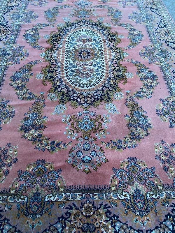 Large Persian style rug 202x300 cm