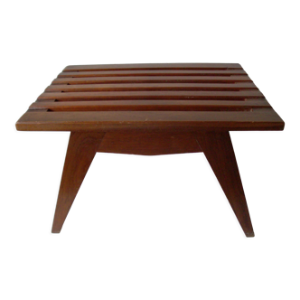 Ancienne table suédoise bout de canapé scandinave pied compas en bois années 1960