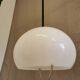 Suspension Meblo blanche vintage : luminaires italiens des années 1970, inspirés de l'ère spatiale.