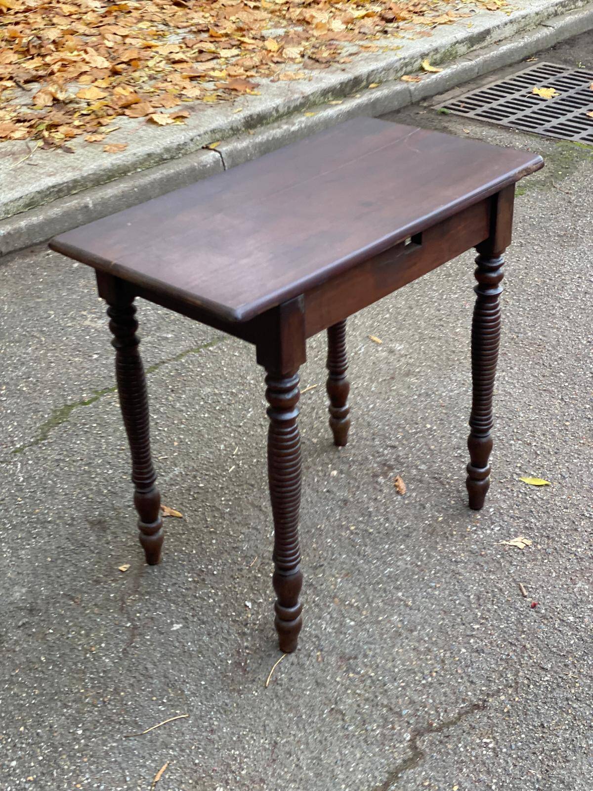 Solid wood table with turned legs, 19th century, 77x42cm