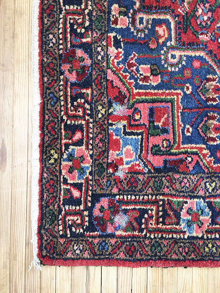 Hand-knoked Persian rug 165 x 113 cm