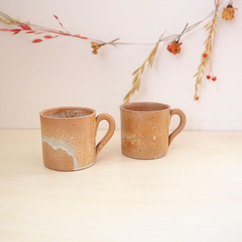 2 stoneware coffee cups