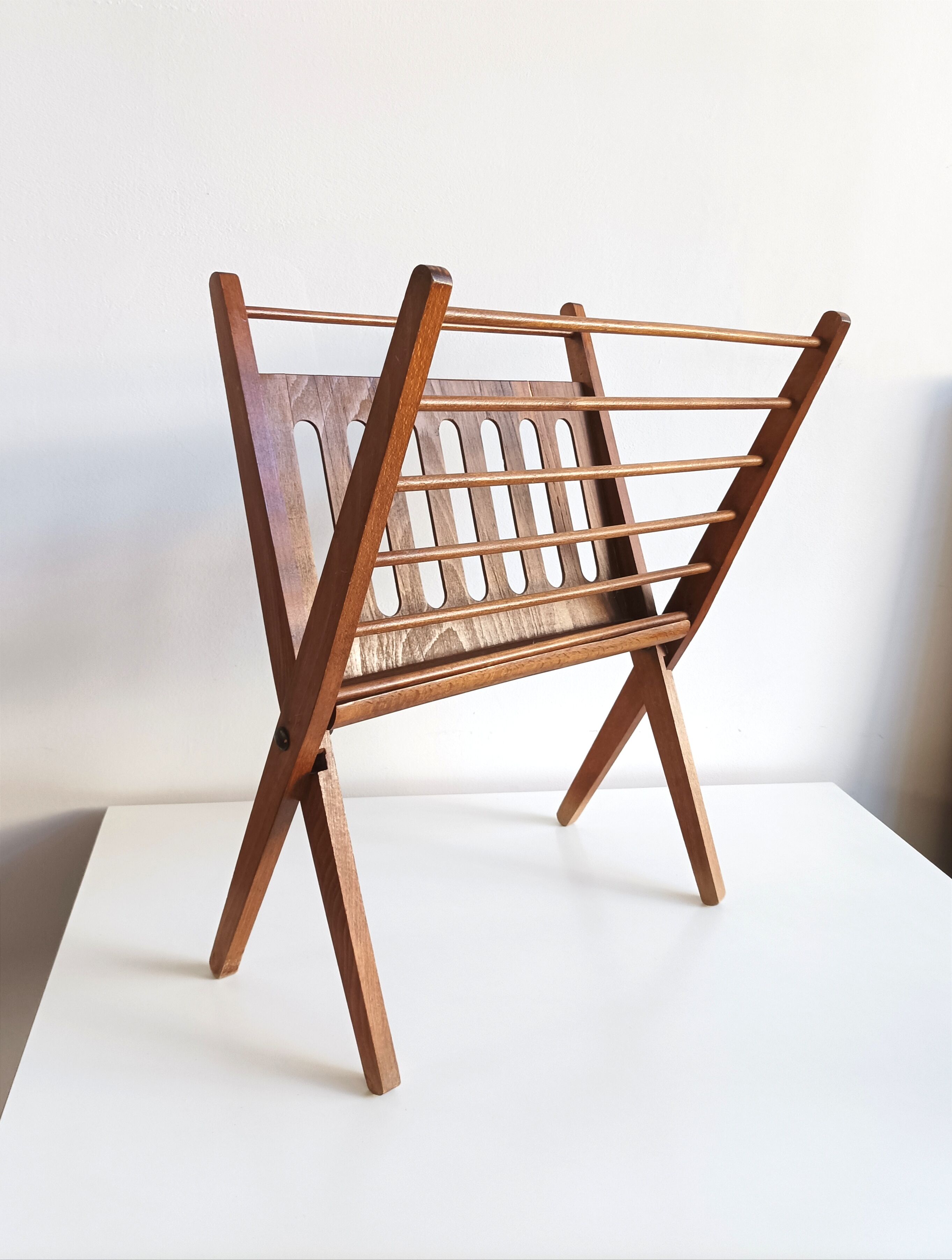 Design folding magazine rack by Cees Braakman