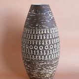 Brutalist Scandinavian modernist ceramic vase by Mari Simmulson for Upsala Ekeby, Sweden, 1970s.