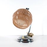 Lampe de chevet art deco Globe inclinable en opaline.