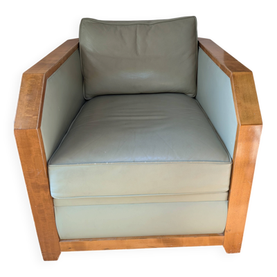 Fauteuil vintage Hugues Chevalier Paris — Cuir vert amande & Bois