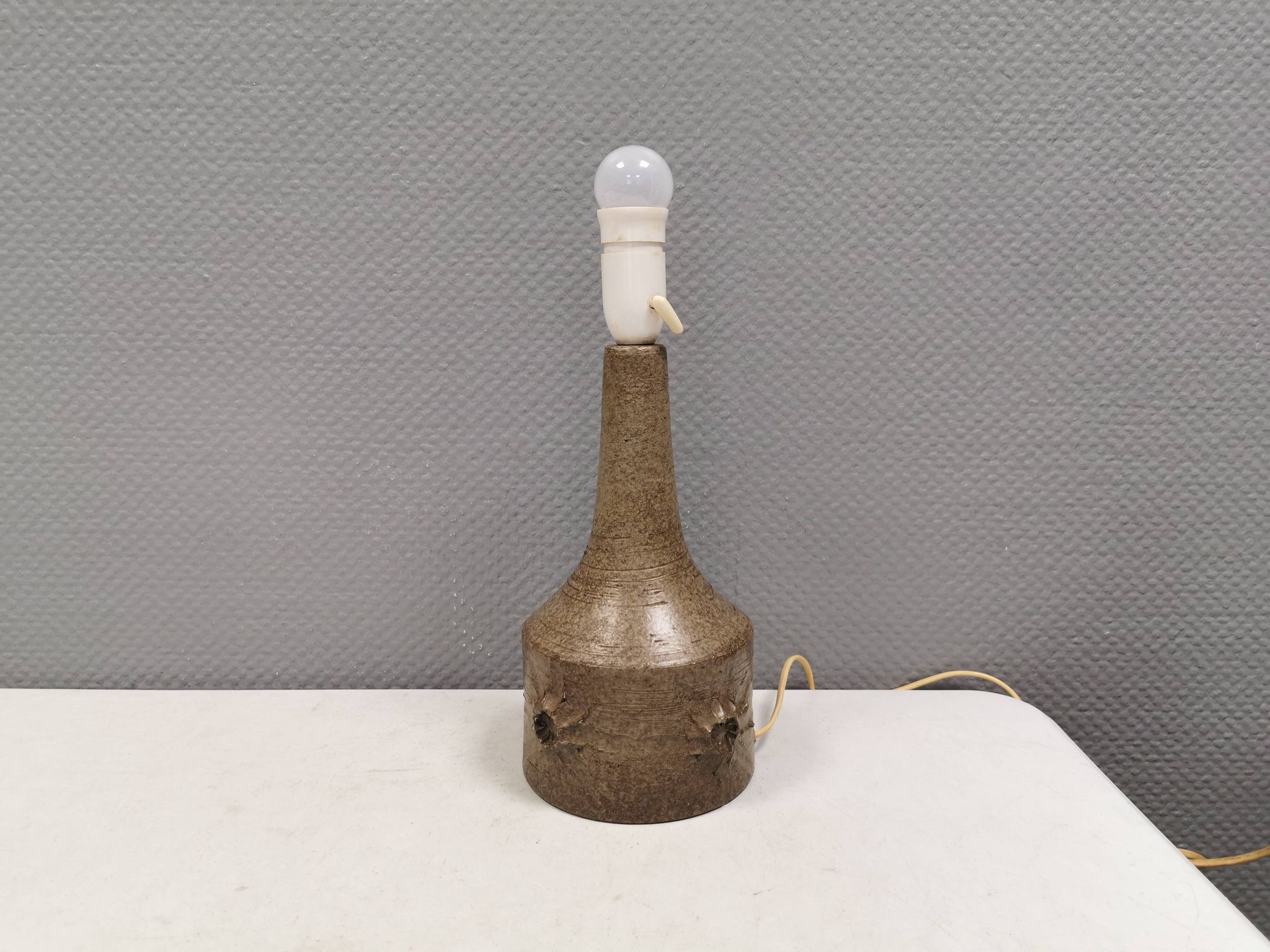 Ceramic table lamp by Danish artist Gitte Dochedahl Denmark 1960s.
