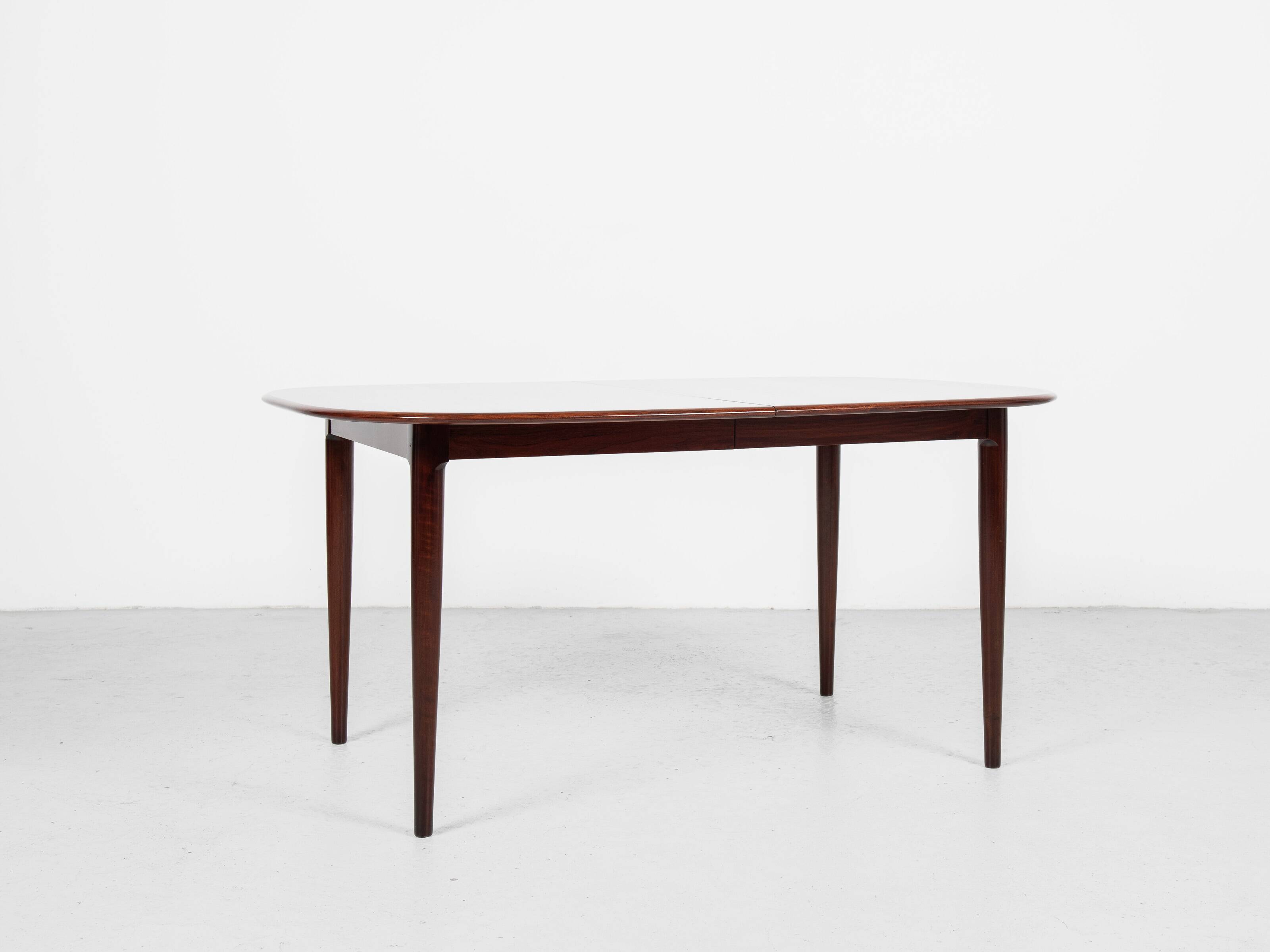 Midcentury Danish oval dining table in rosewood 1960s - with 2 extensions