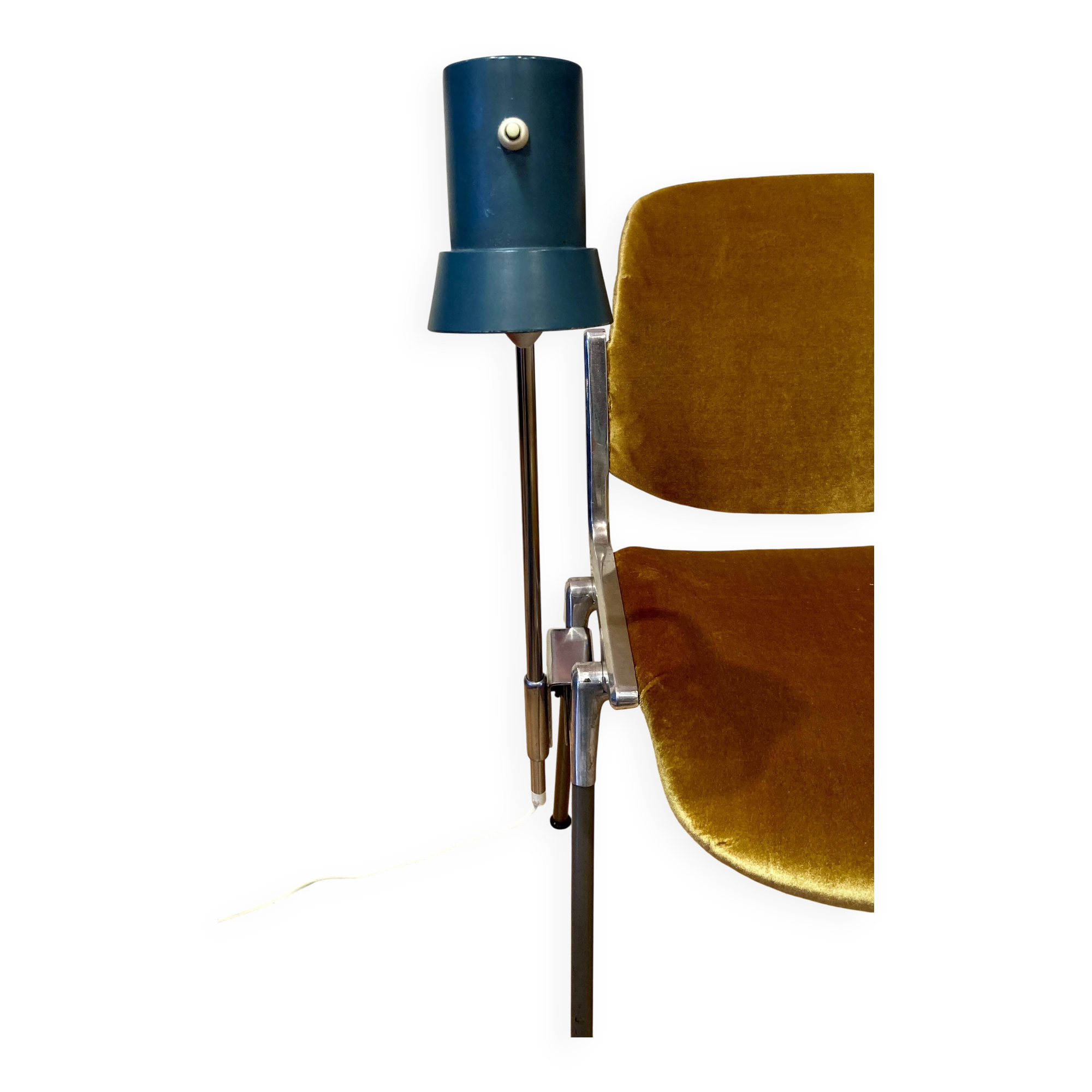 Large modular industrial lamp from the 1950s.