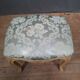 Pouf laqué blanc style Louis XV