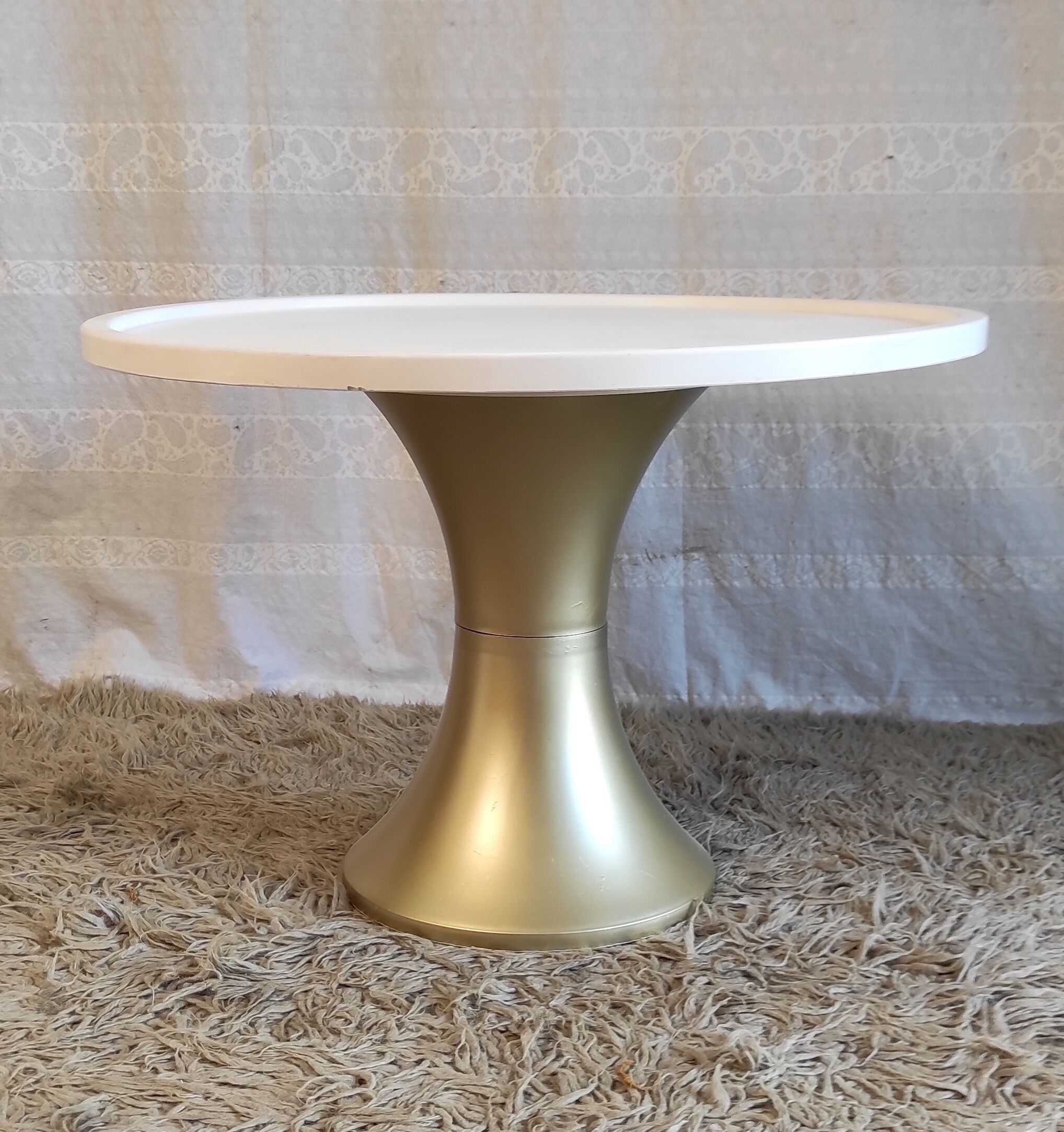White and gold "tam tam" coffee table – 60s/70s