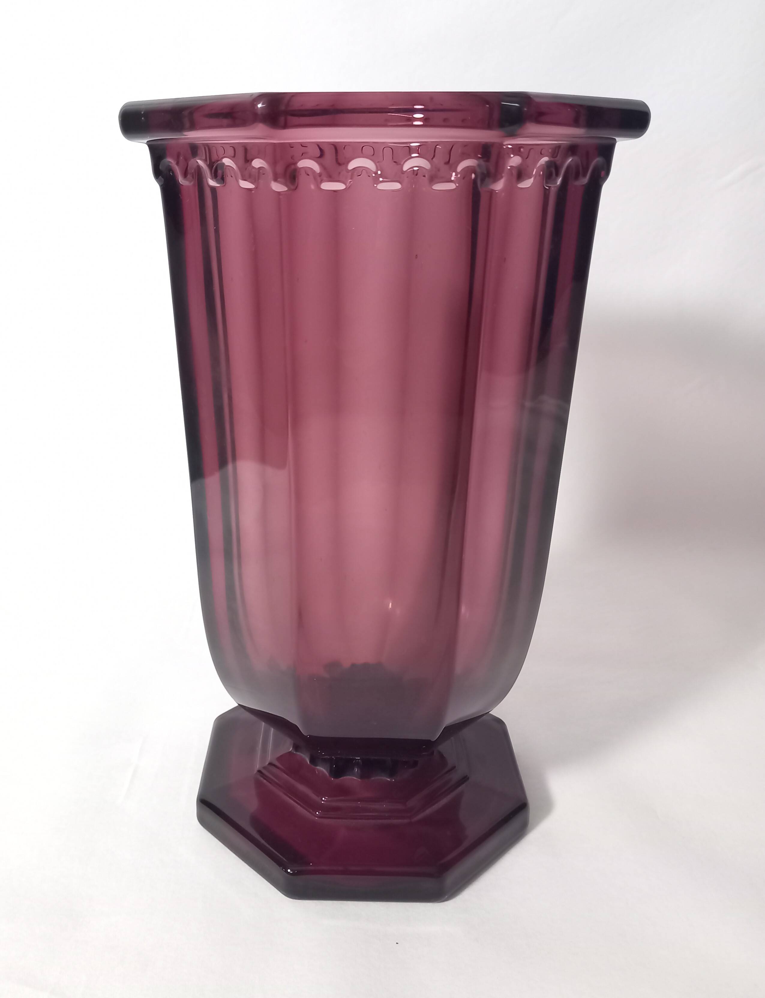 Large art deco vase in amethyst glass from luxval - val saint lambert