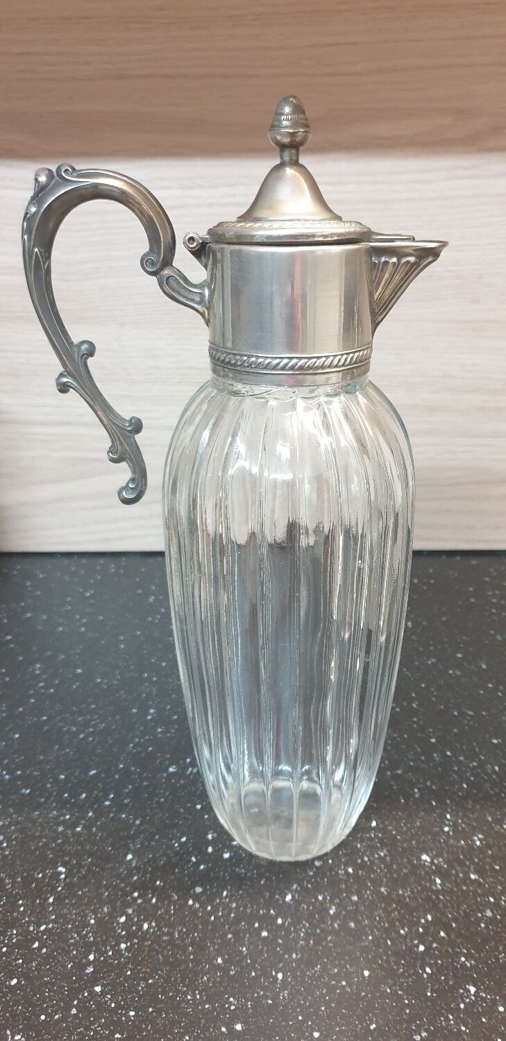 Ewer-style decanter