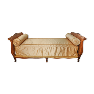 Louis XV bed in cannage