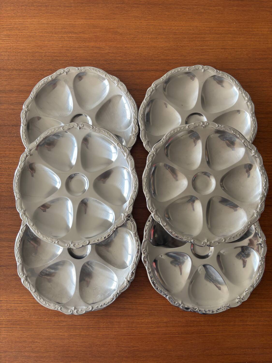 Set of 6 vintage silver plated oyster plates, classic style