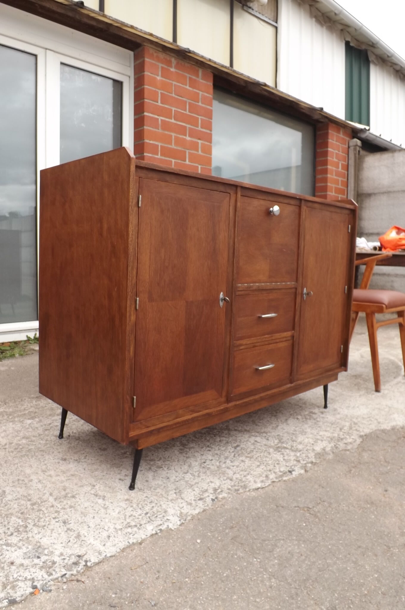 1950s buffet