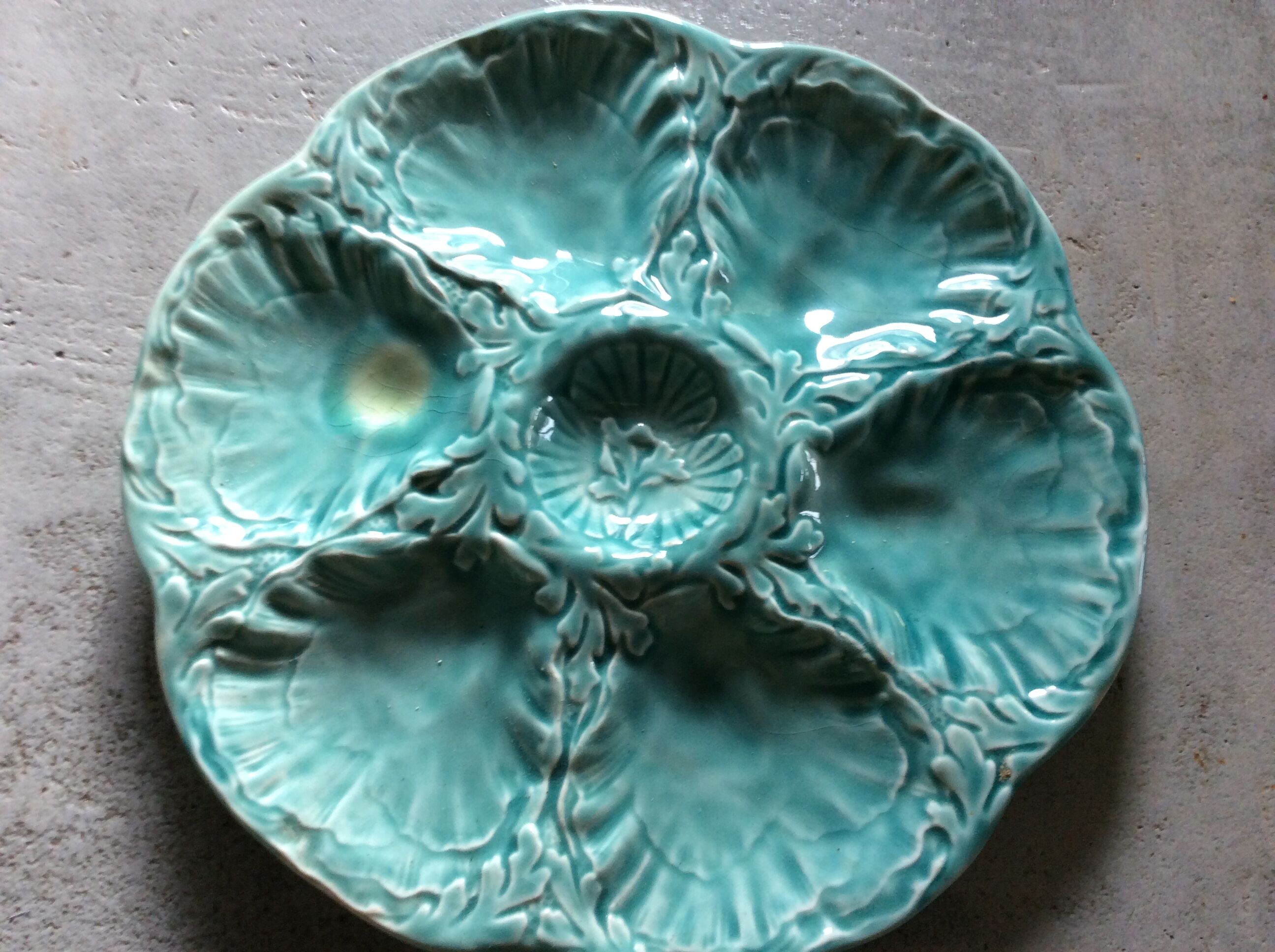 Lot 4 plates of oyster gien