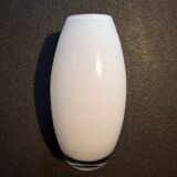 Small contemporary vase in white opaline.