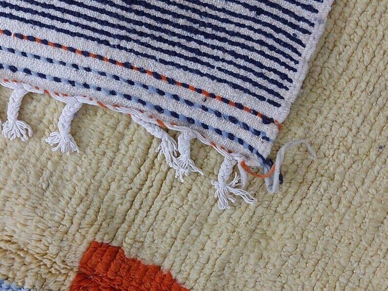 Traditional handmade Berber rug, size 200 x 250 cm