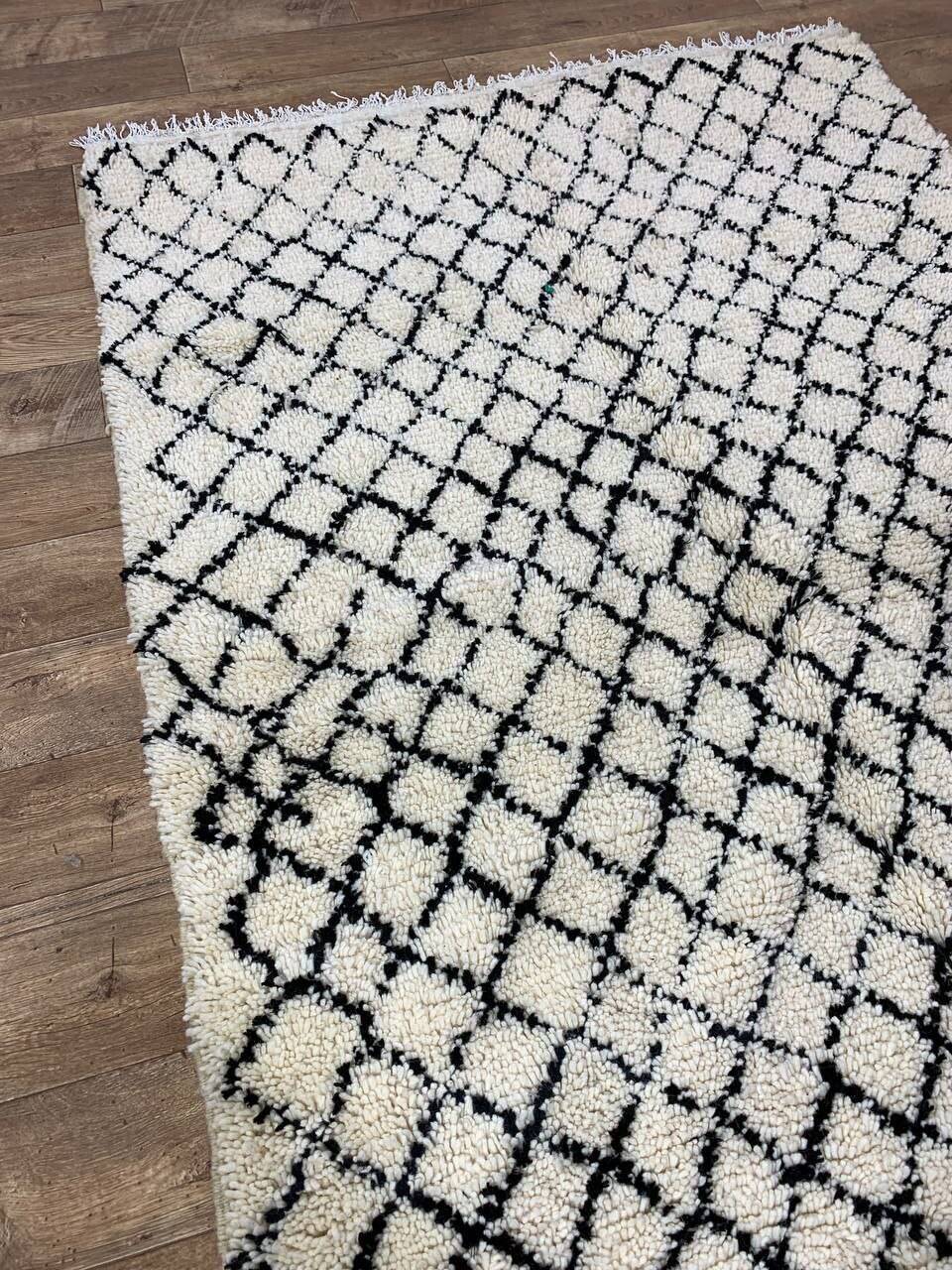Handmade Moroccan Berber rug 260 x 156