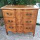 Commode arbalète