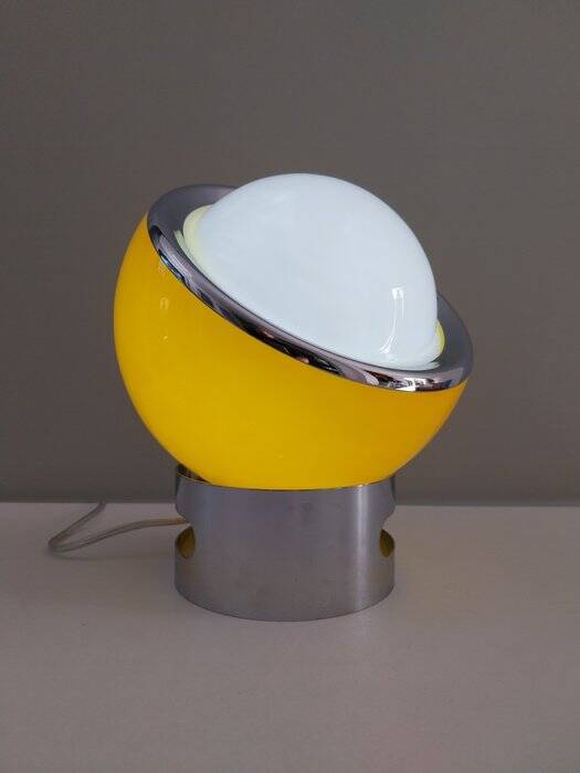 Glass table lamp