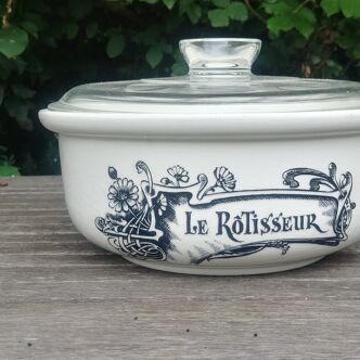 Serving dish with its glass lid of the earthenware factory of Gien model "the roaster"