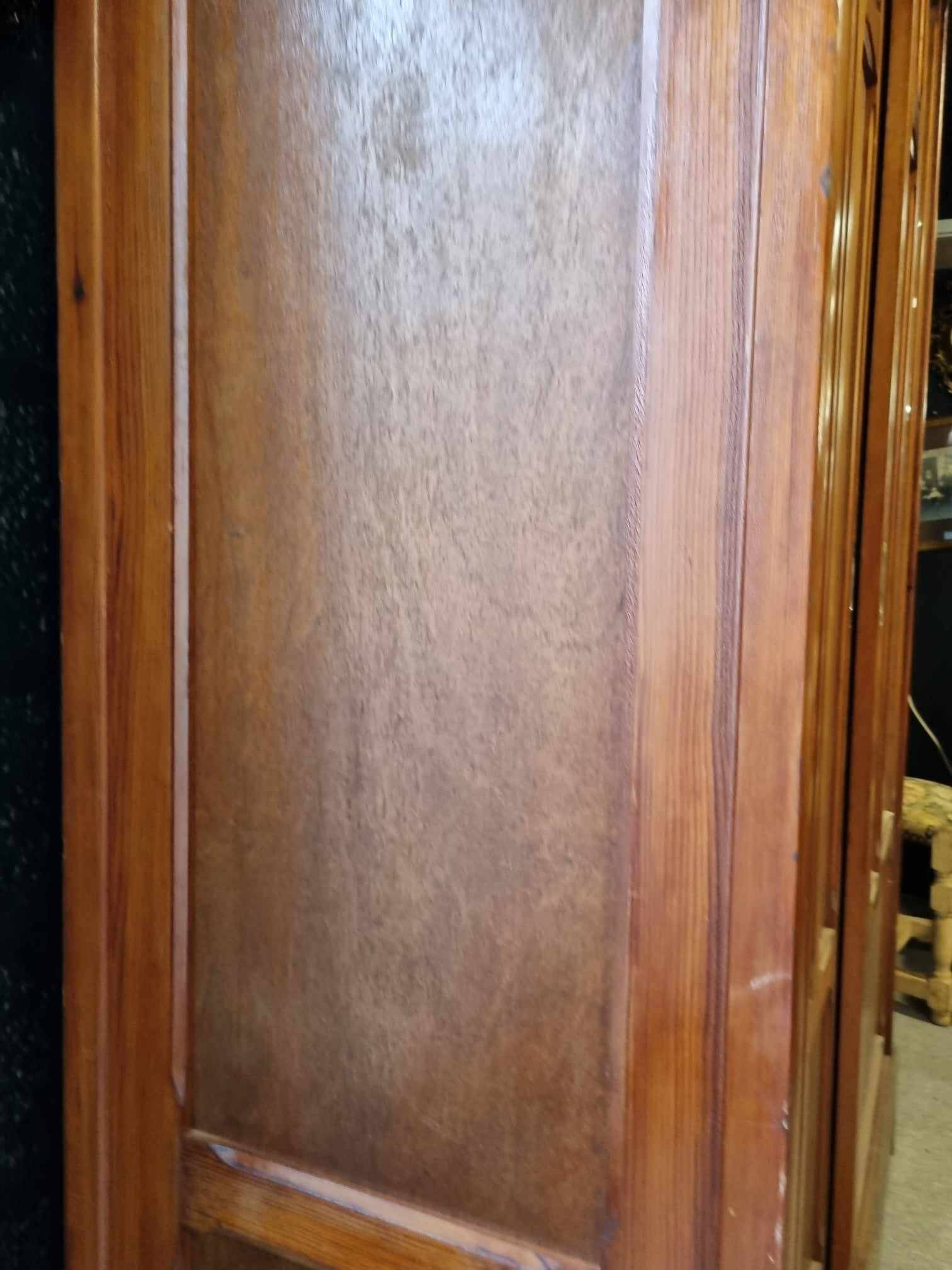 Grande Armoire Parisienne