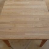 Coffee table with beech wood sheathed legs