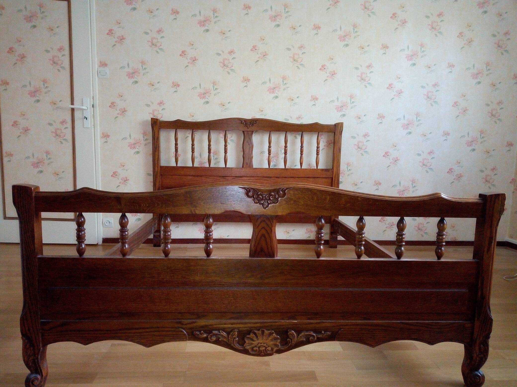 140 x 190 oak bed from the 70s