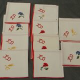 Lot de 10 serviettes de table à décor de fleurs des champs monogramme FD