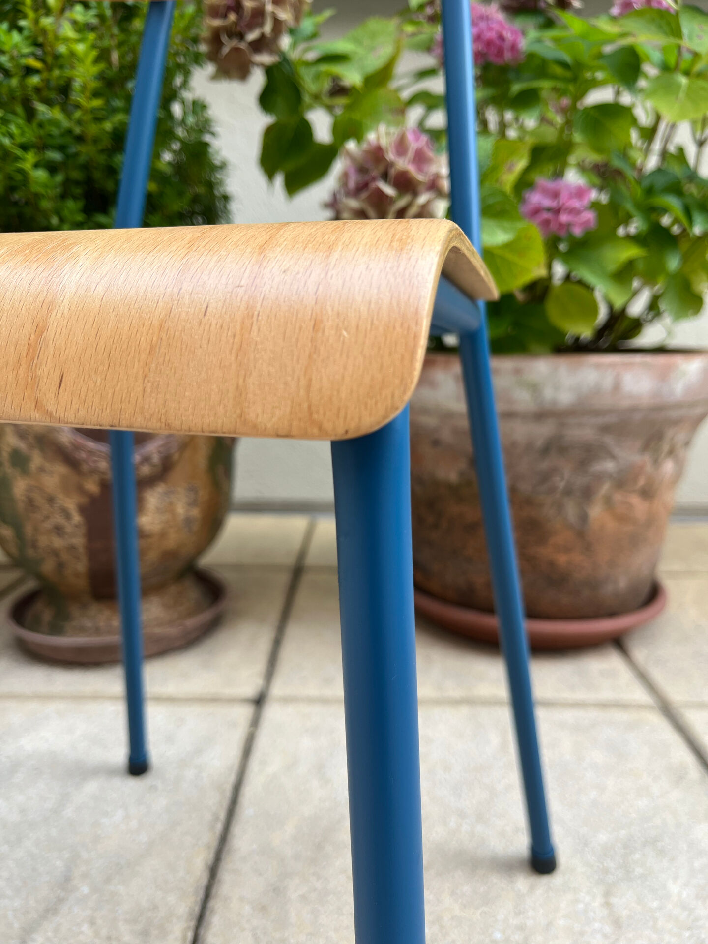 Chaise d'école vintage rénovée