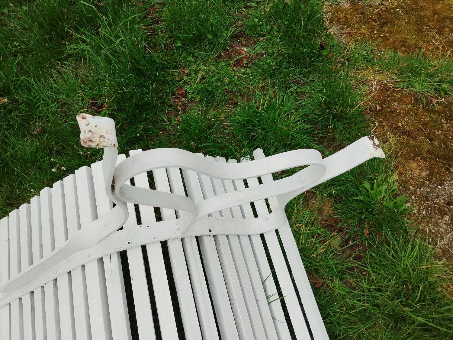 Banc de jardin ancien avec pieds en fer