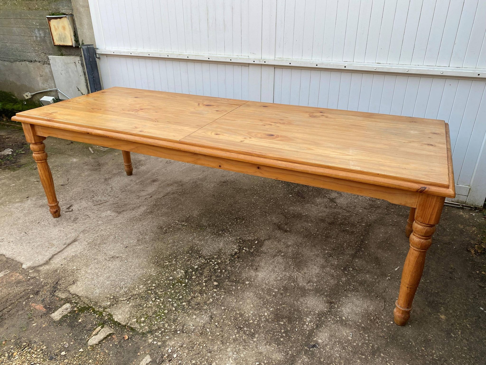 Large farmhouse dining room table 250cm in solid pine turned legs 1990