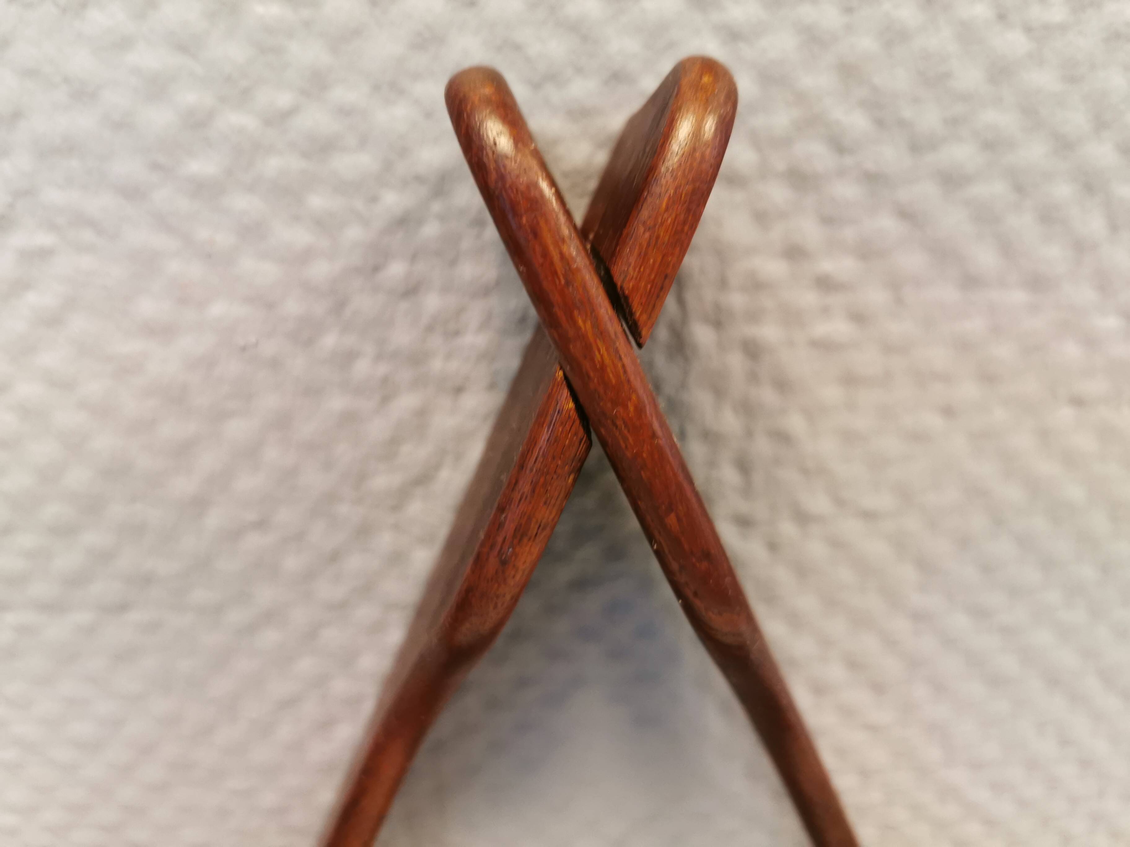 Beautiful shelf in solid teak wood designed/produced by Peder Moss 1950-1960s Denmark.