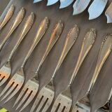 Box 24 cutlery fish .silver metal