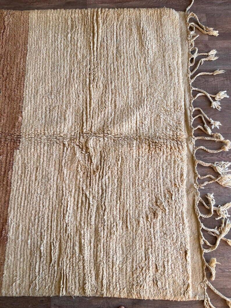 Handmade wool rug, size 100 x 200 cm