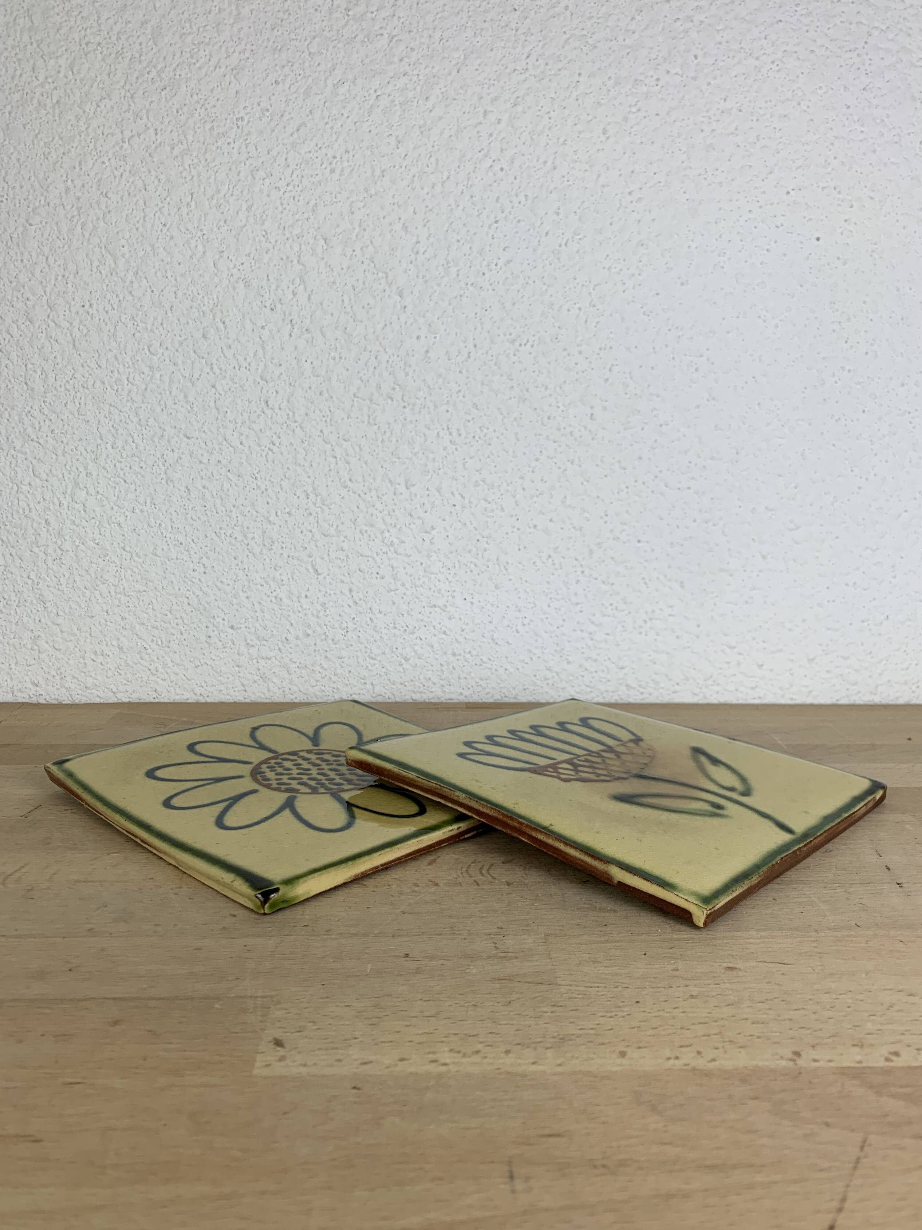 70s ceramic tile flower trivet, wall decoration
