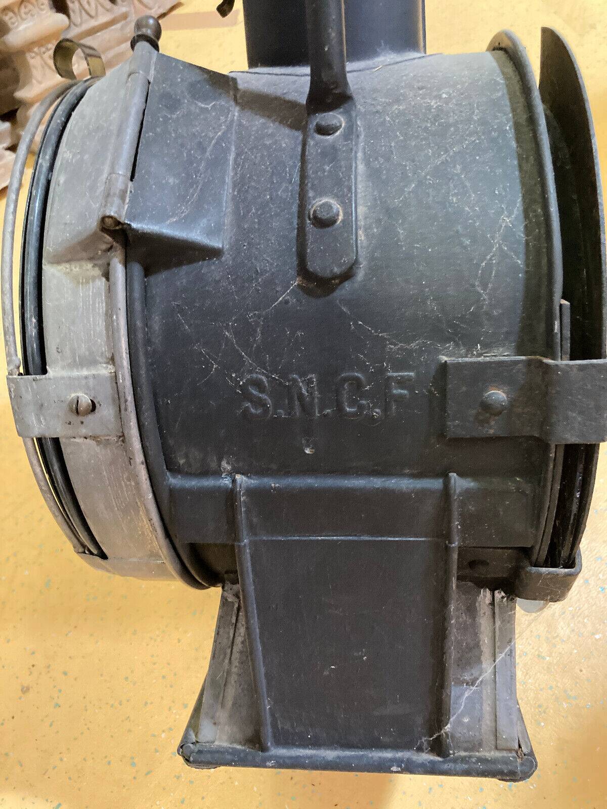 Old locomotive lantern - SNCF