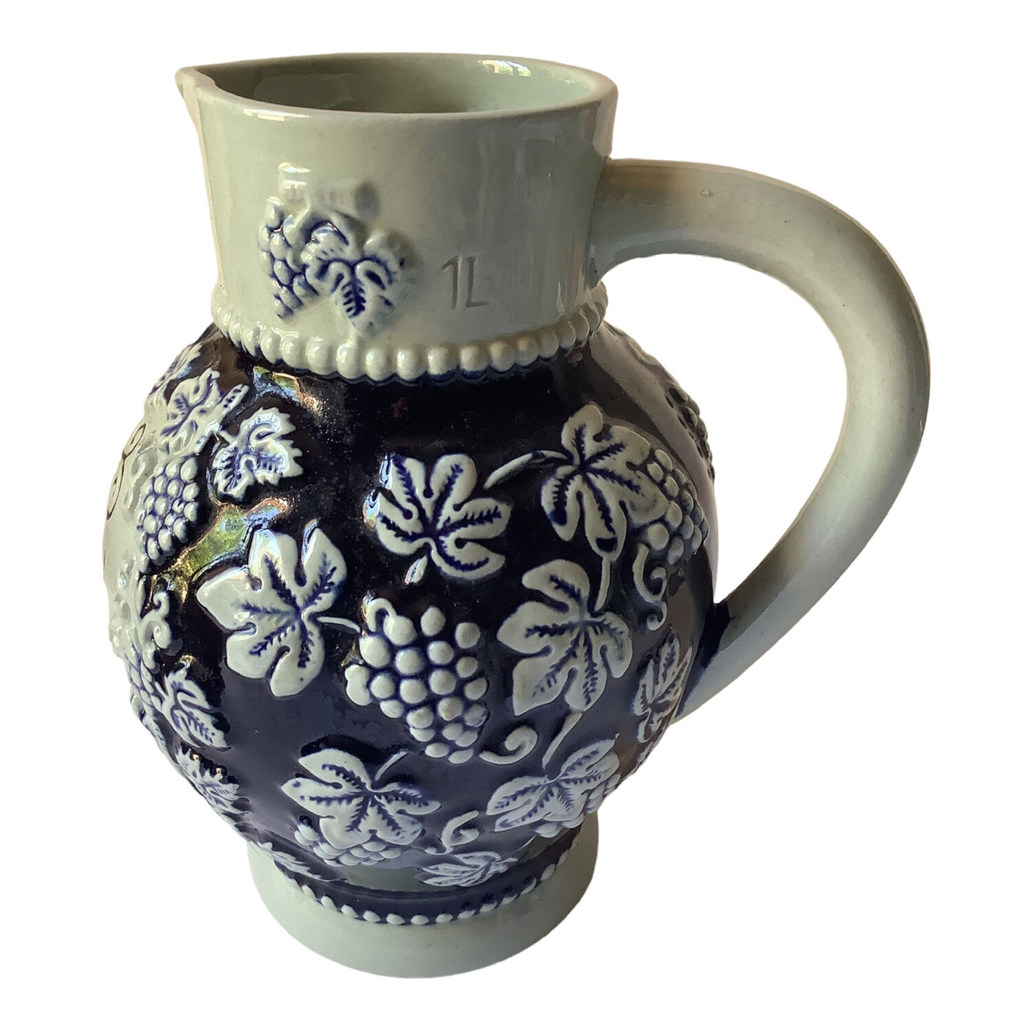Pitcher in sandstone