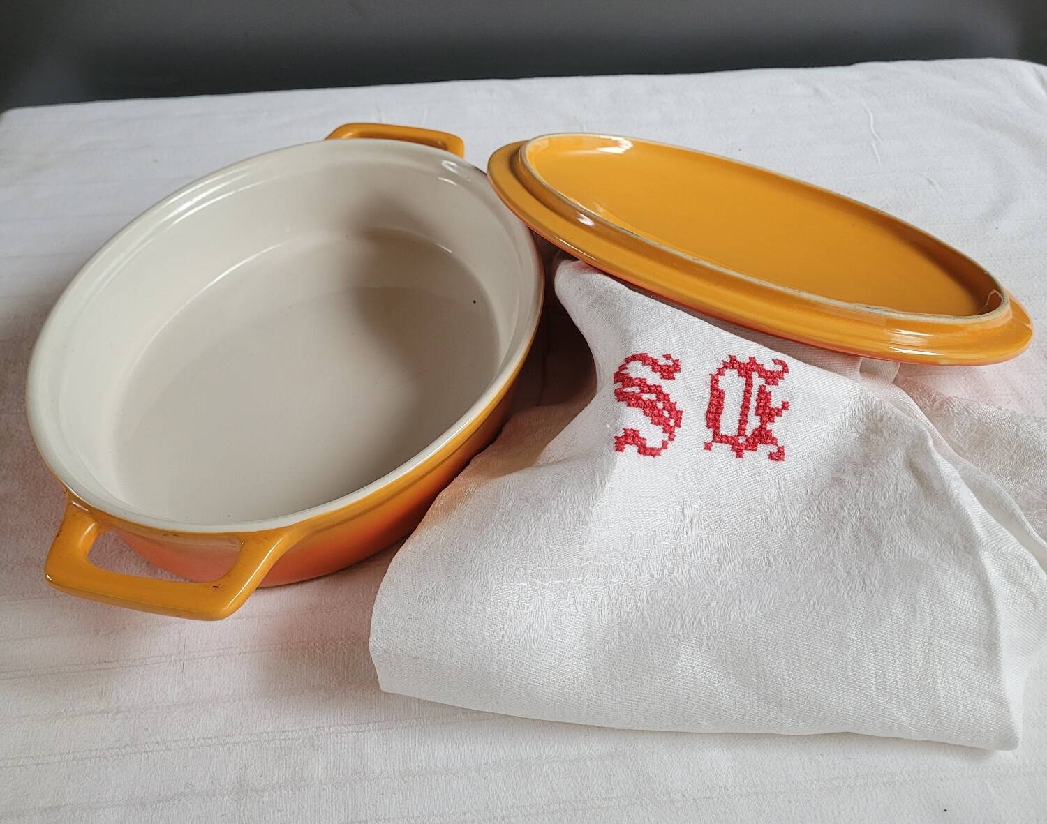 Ceramic casserole dish