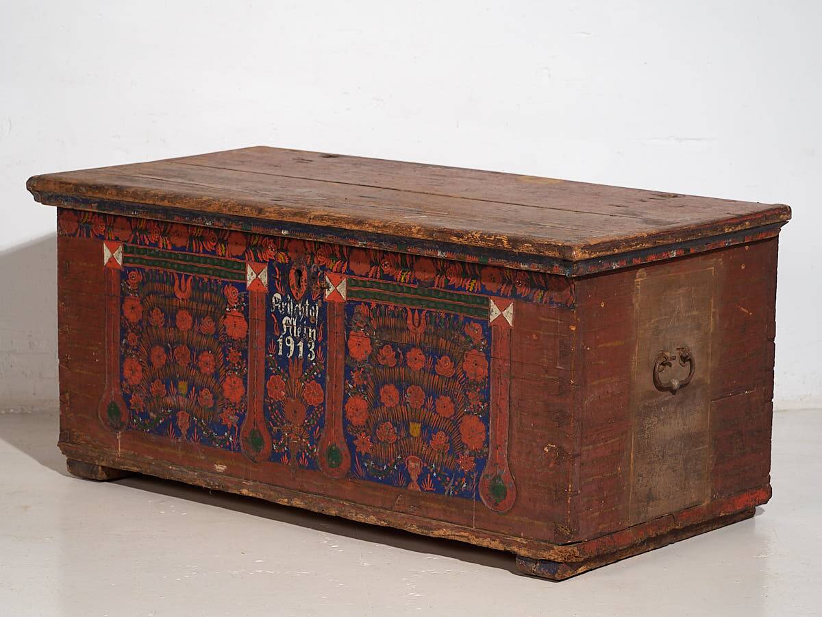 Antique solid wood trunk (circa 1913)