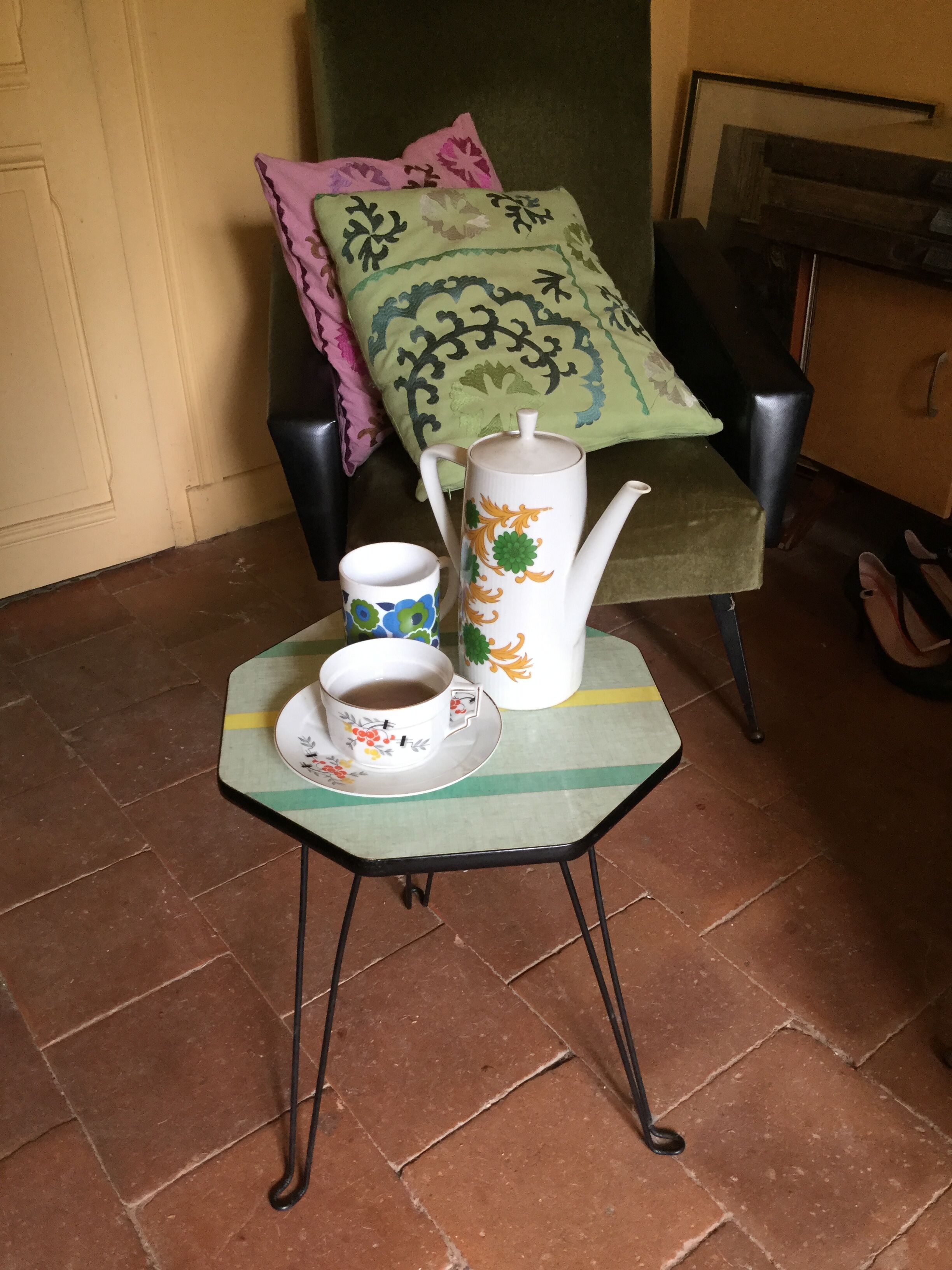 Coffee table tripod vintage